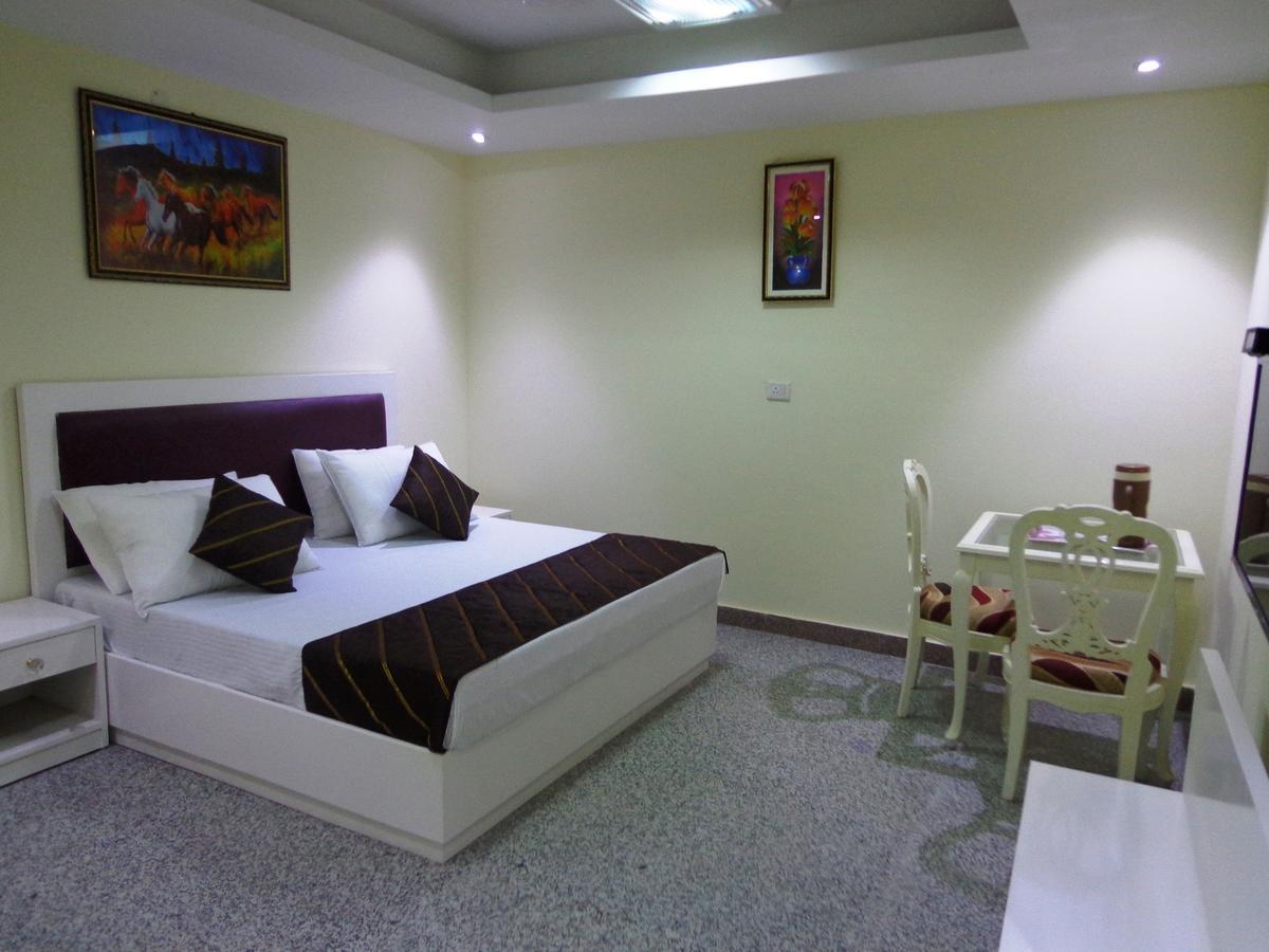 Airport The Paramont Hotel 3*