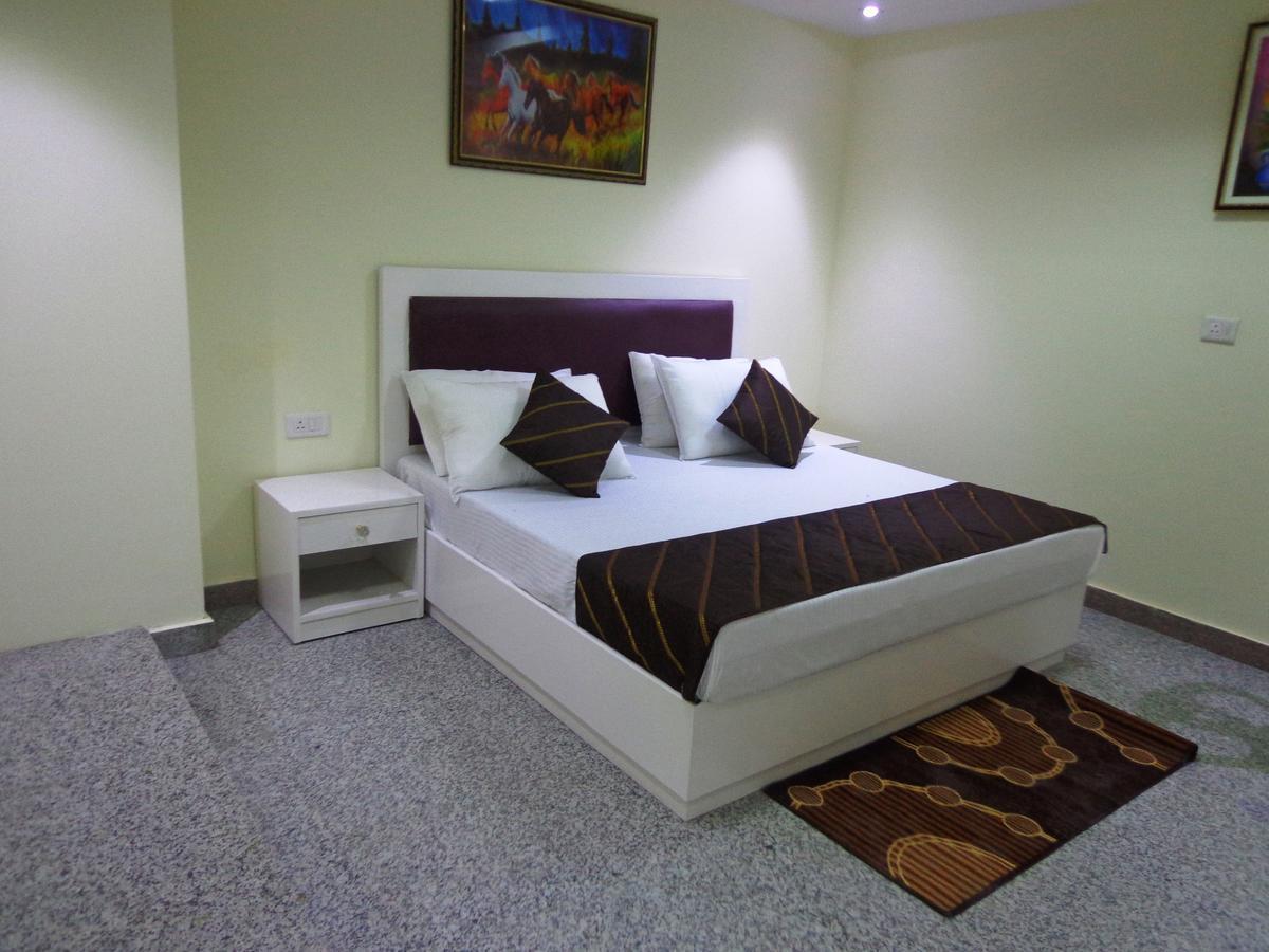 Airport The Paramont 3*