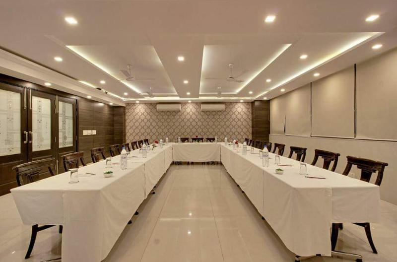 Sky Rich International - 05 Mins From Karol Bagh Metro Station 4*