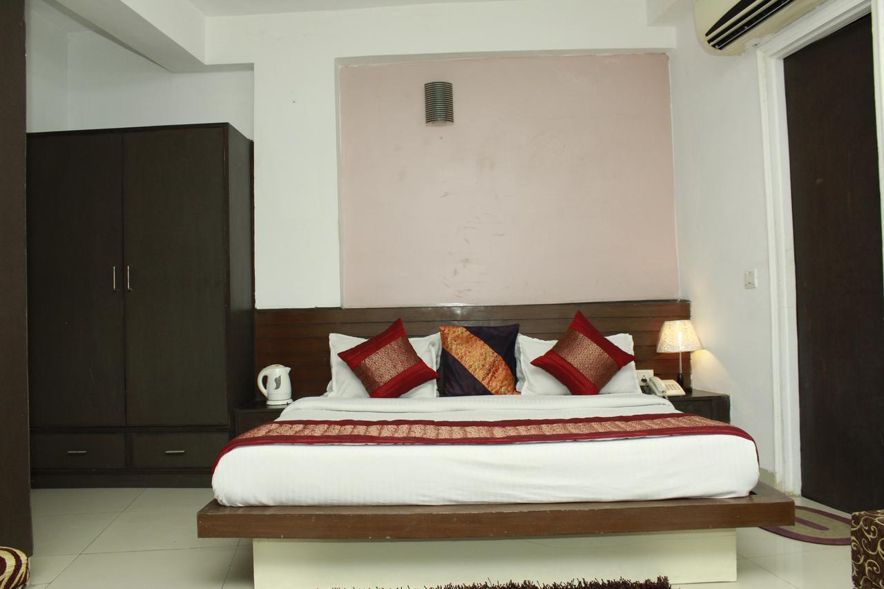 Hotel Airport Port View 3*