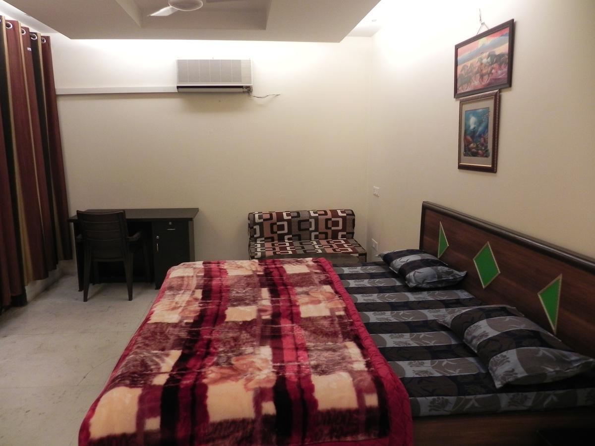 The Raveesh - 2Bhk Fully Furnished Apartment J85 2* New Delhi