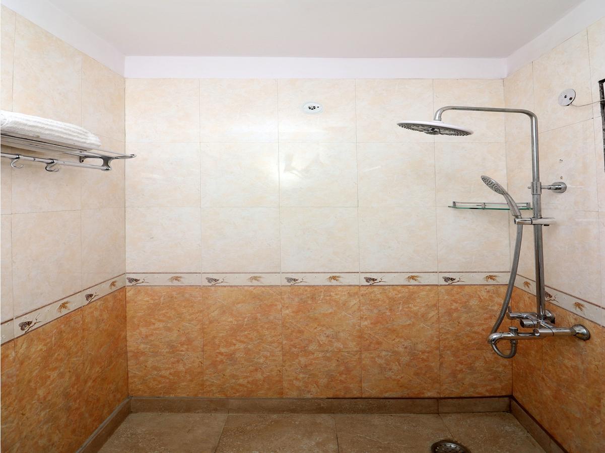 Oyo 13451 Star Corporate Avenue Hotel 2*