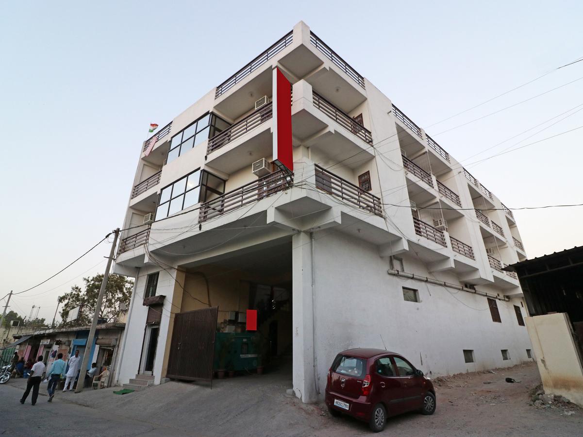 Oyo 13107 Westend Residency Hotel Nova Deli