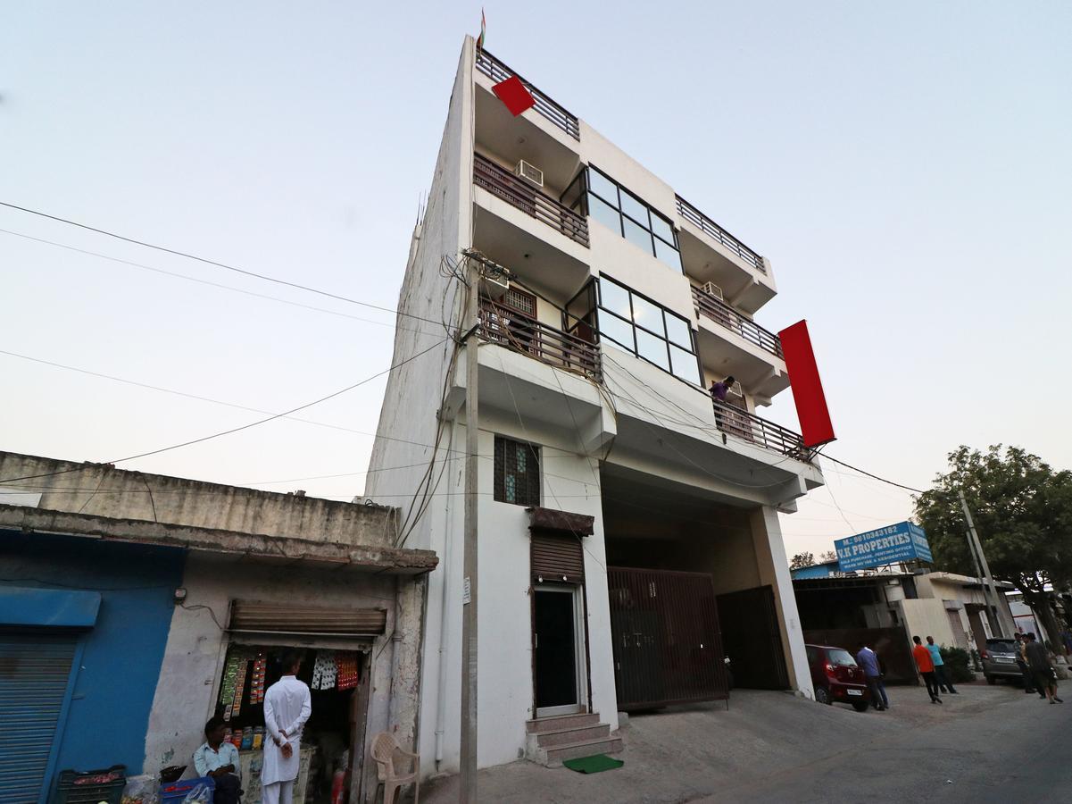 Oyo 13107 Westend Residency Hotel 3*