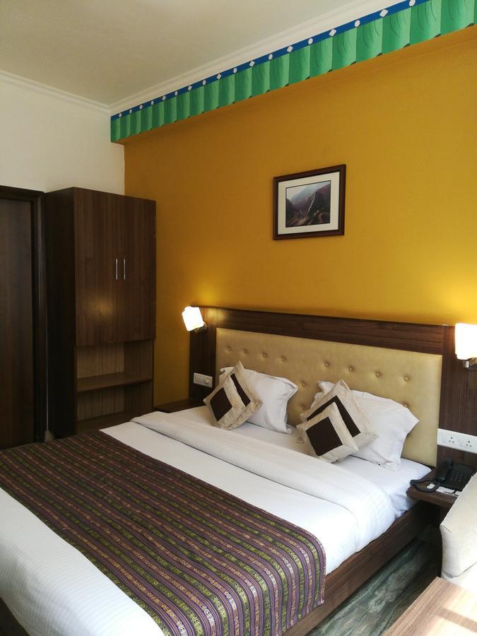 Tawang Near B L Kapoor Hospital A Well Hygiene 3*