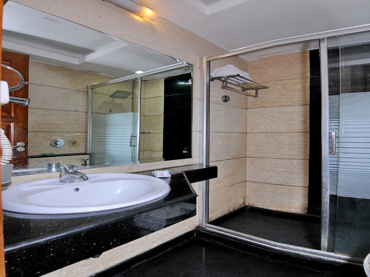 Hotel Oyo 5270 Sam Hotel New Delhi