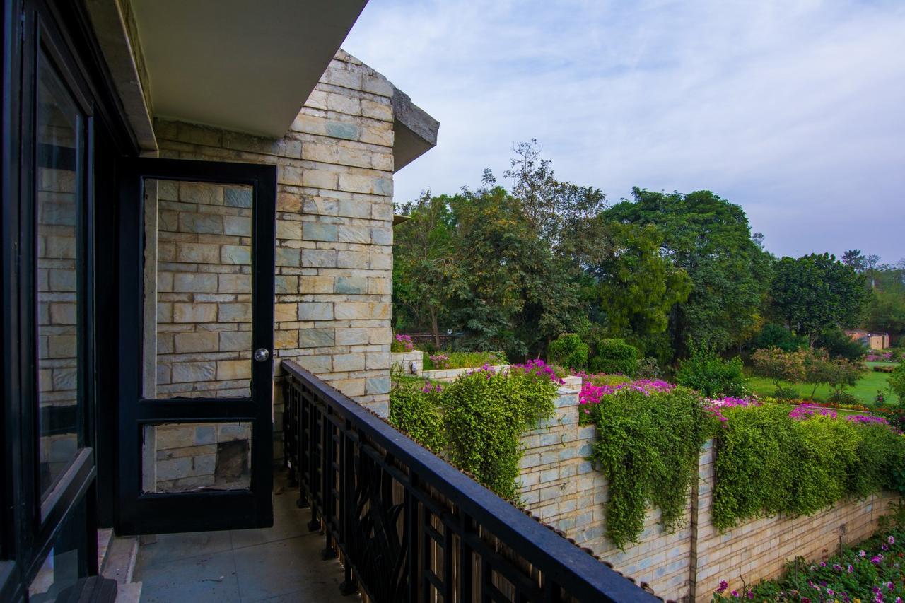 Resort V Resorts Farm Delhi