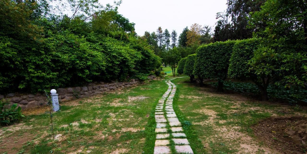 V Resorts Farm Delhi 3*