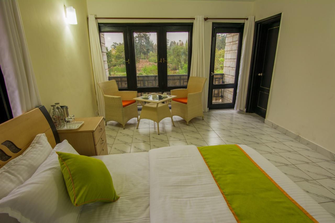 V Resorts Farm Delhi Nova Deli