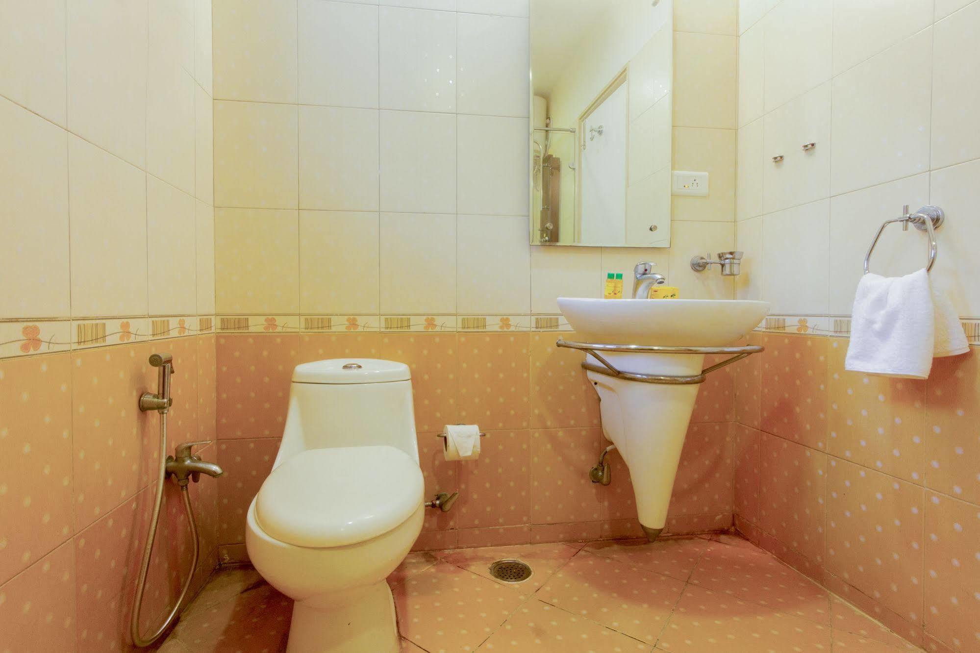 Fabhotel Empire Deluxe Safdarjungenclave Hotel 3*