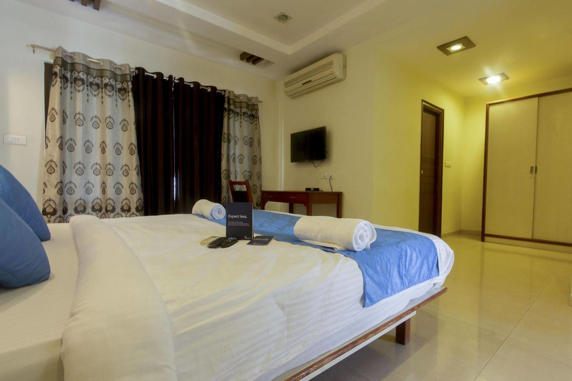 Fabhotel Empire Deluxe Safdarjungenclave New Delhi