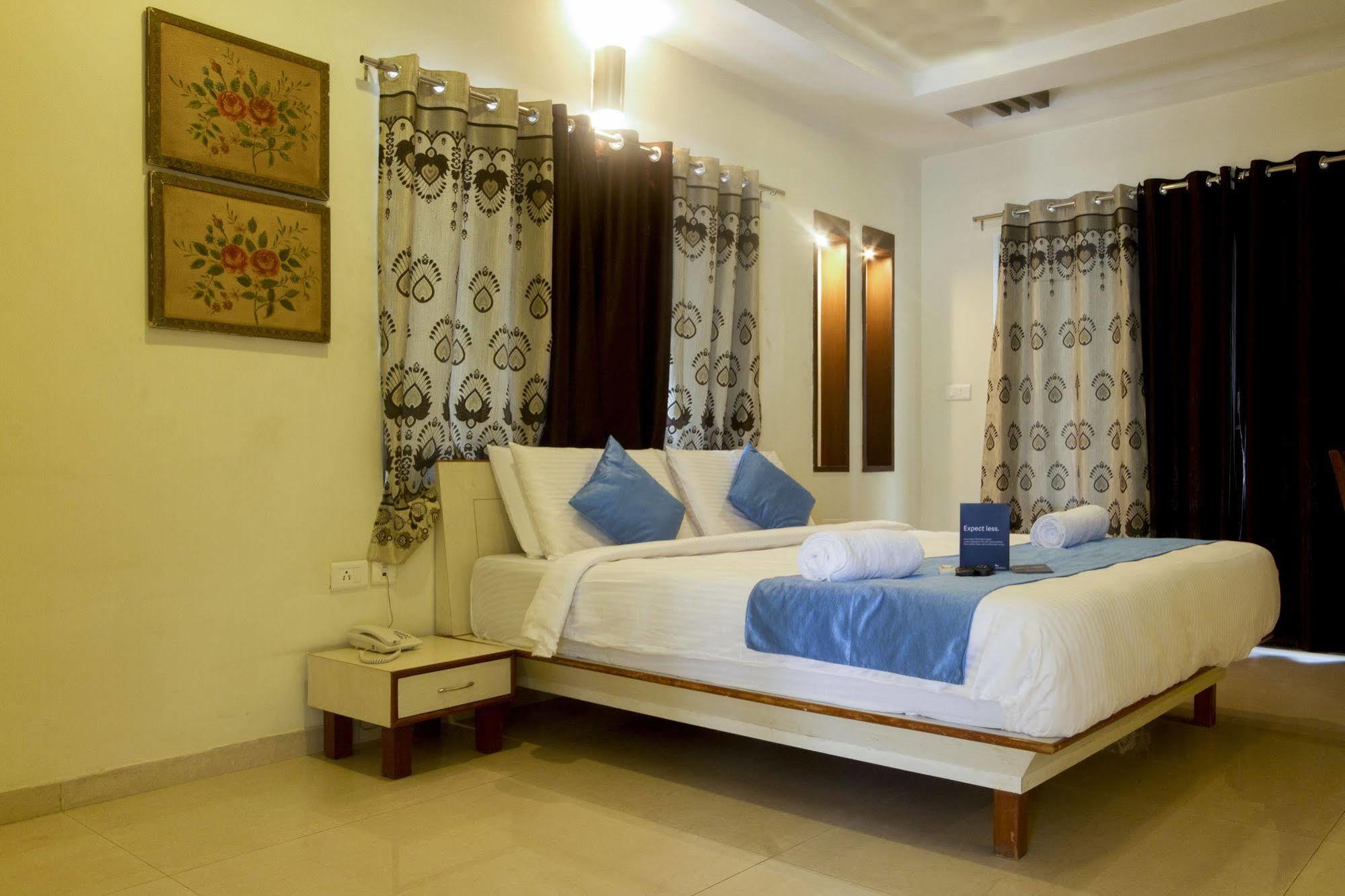 Hotel Fabhotel Empire Deluxe Safdarjungenclave New Delhi