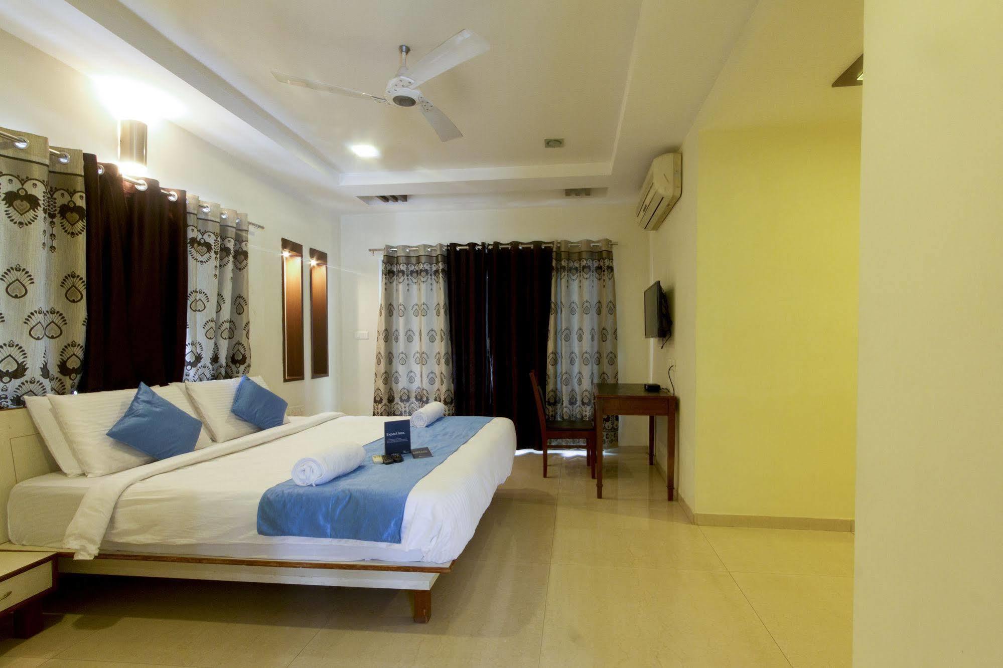 Fabhotel Empire Deluxe Safdarjungenclave New Delhi