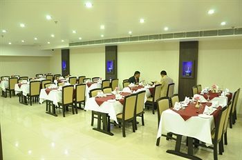 Fabhotel Rockland Hotel