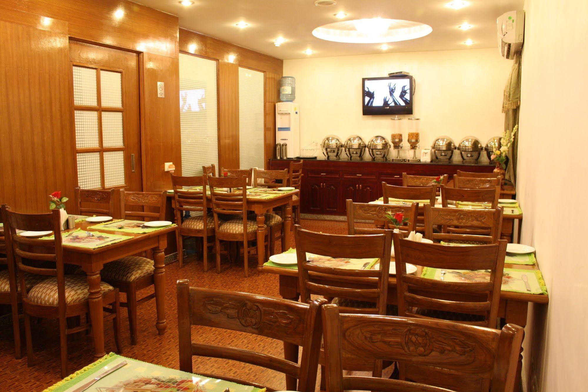 Oyo 367 Forest Hotel