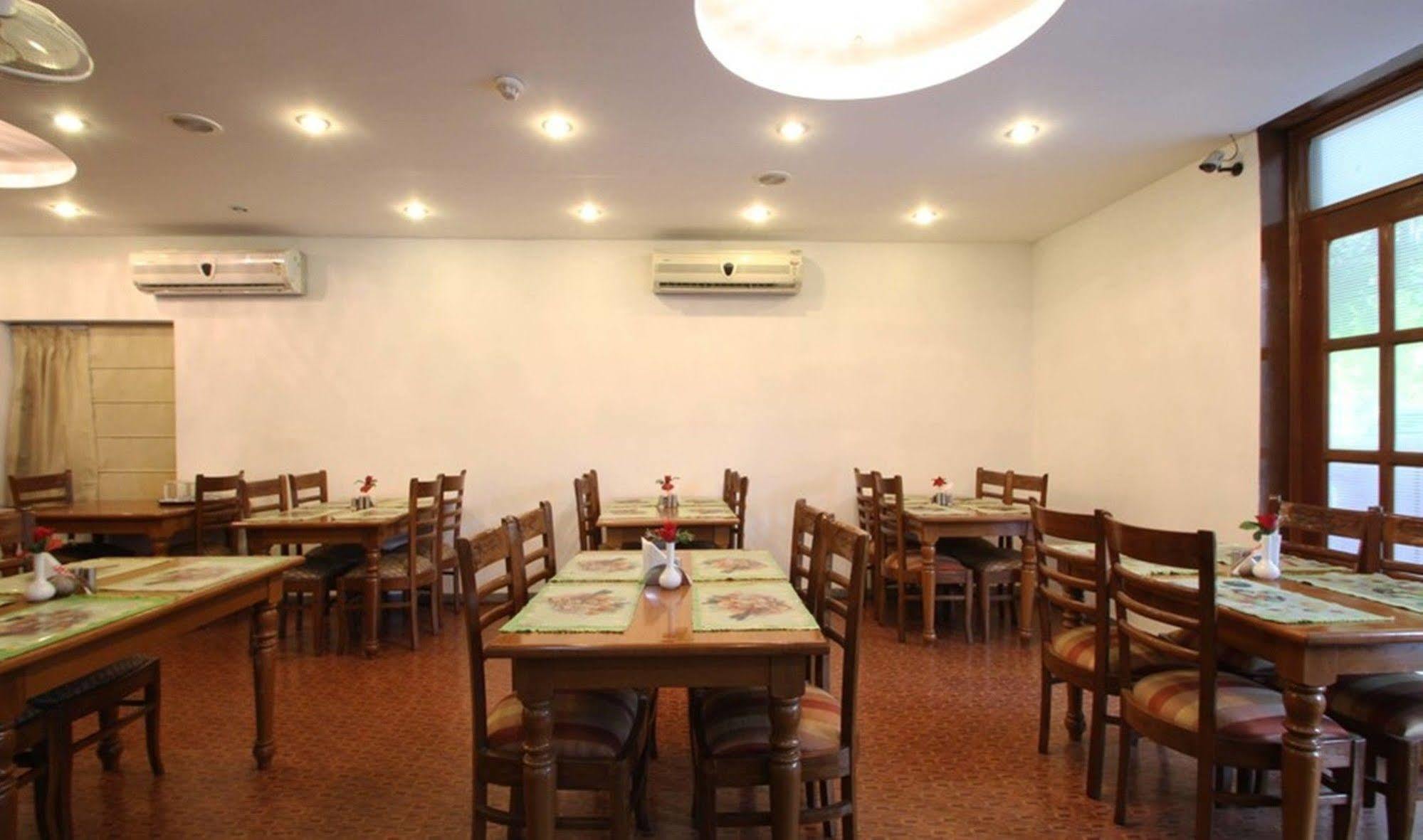 Oyo 367 Forest 3* New Delhi