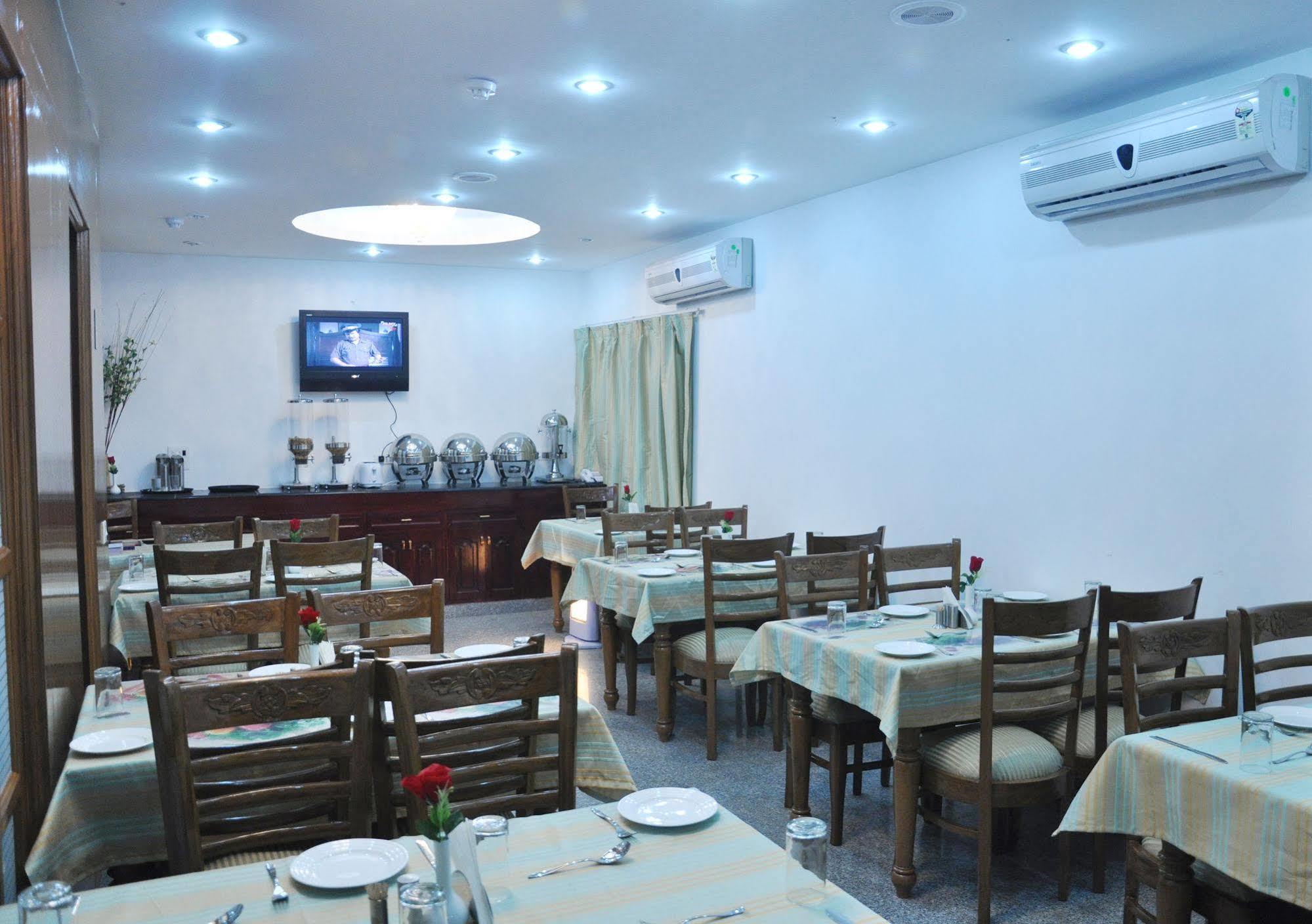 Oyo 367 Forest New Delhi