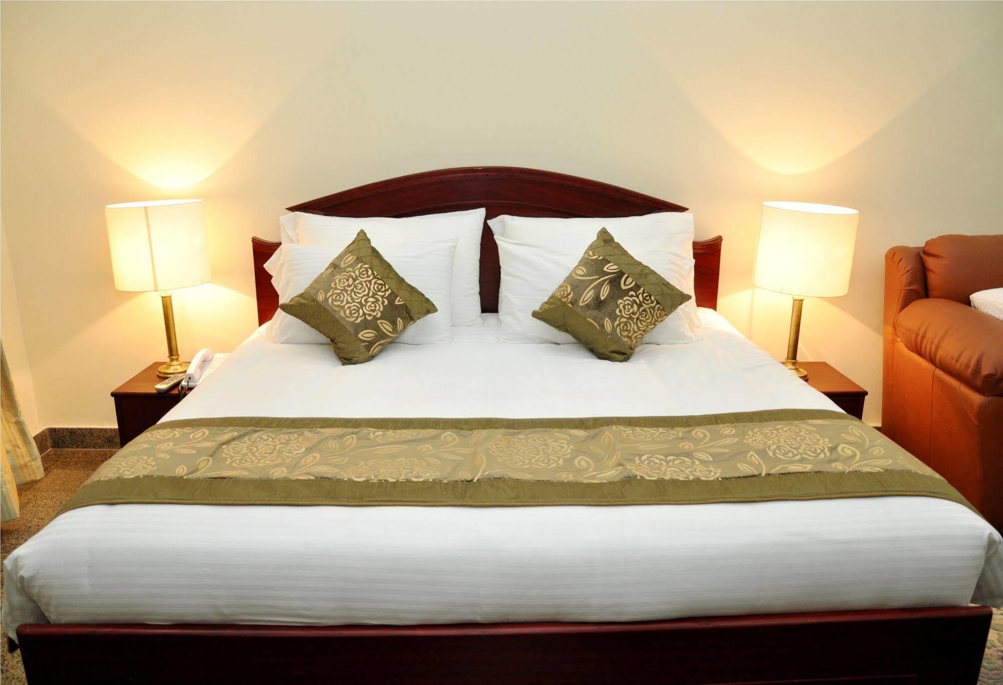 Hotel Oyo 367 Forest New Delhi