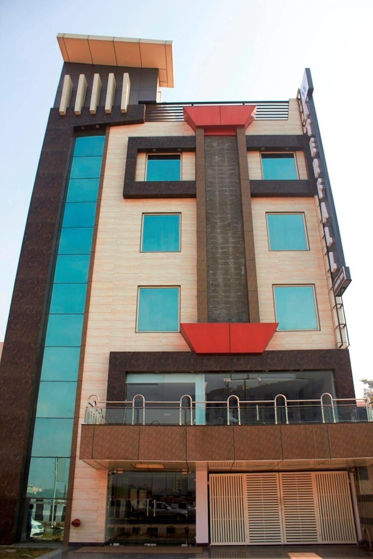 Waterfall Hotel