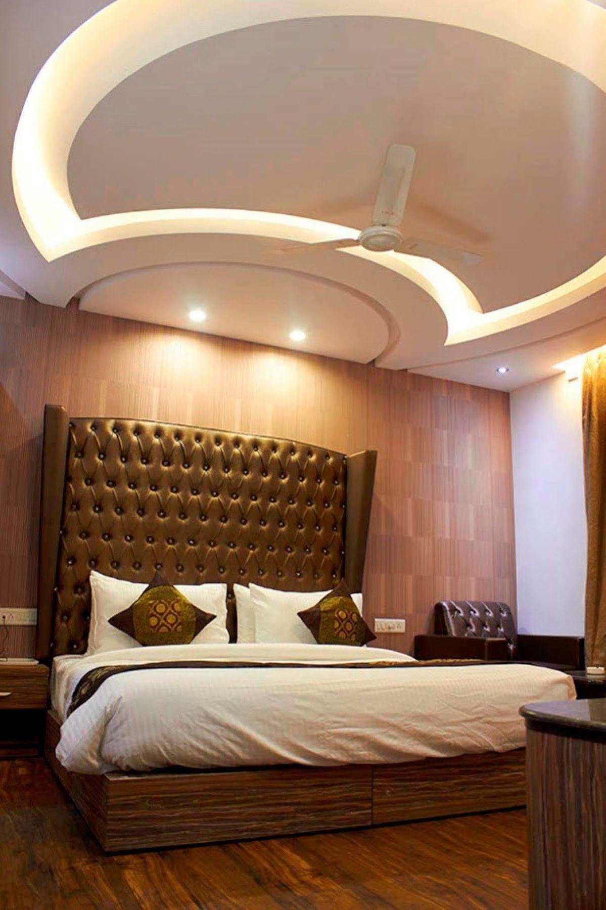Hotel Waterfall Delhi (National Capital Territory of India)