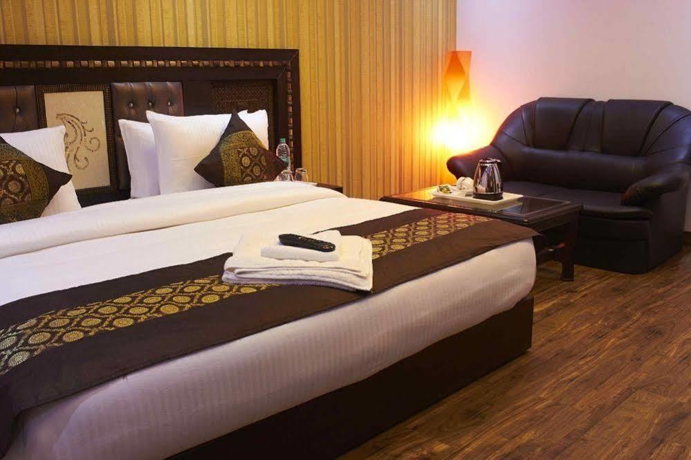 Hotel Waterfall 3*