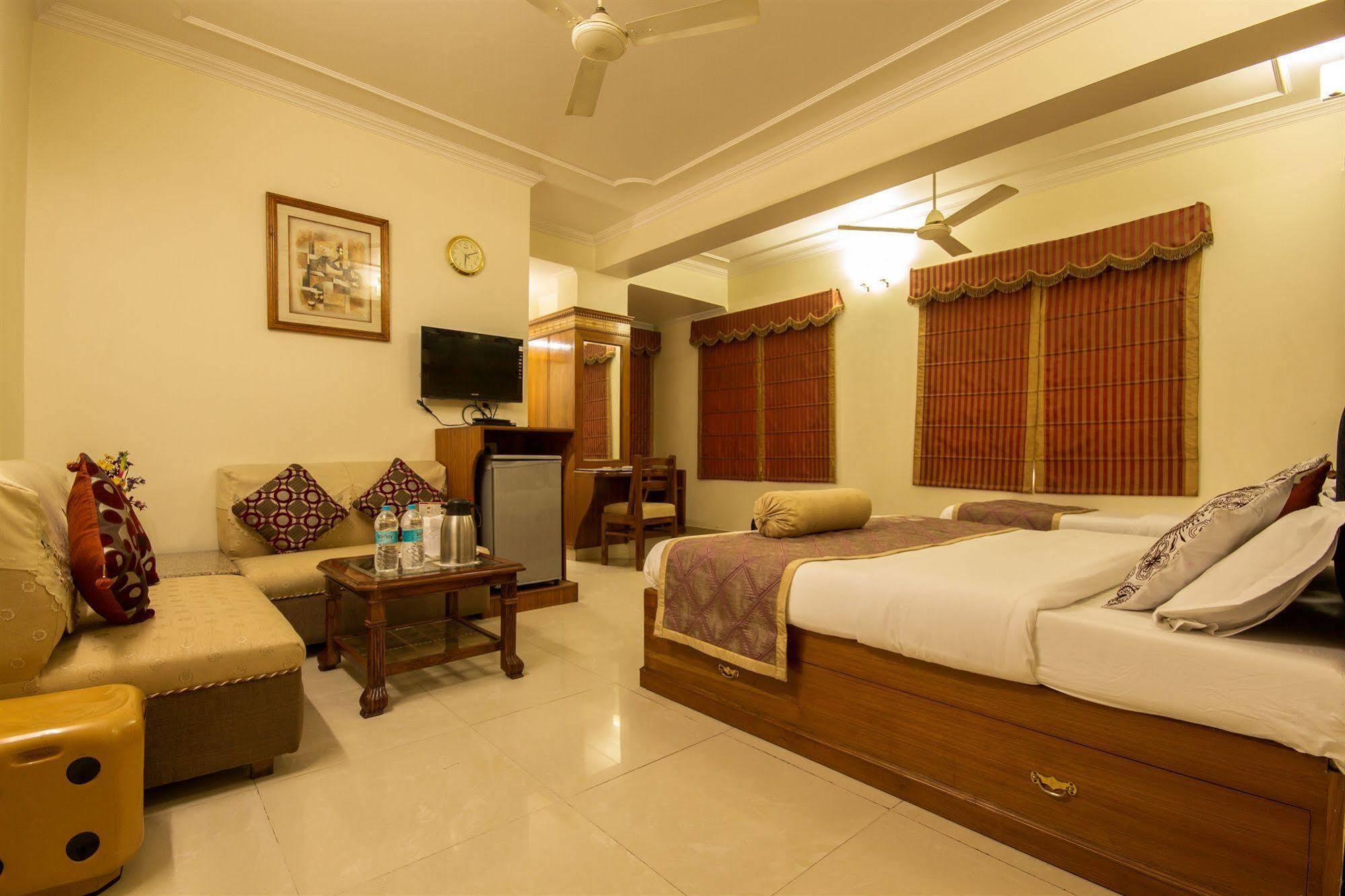Hotel The C Park Karol Bagh Homely Atmosphere 3*