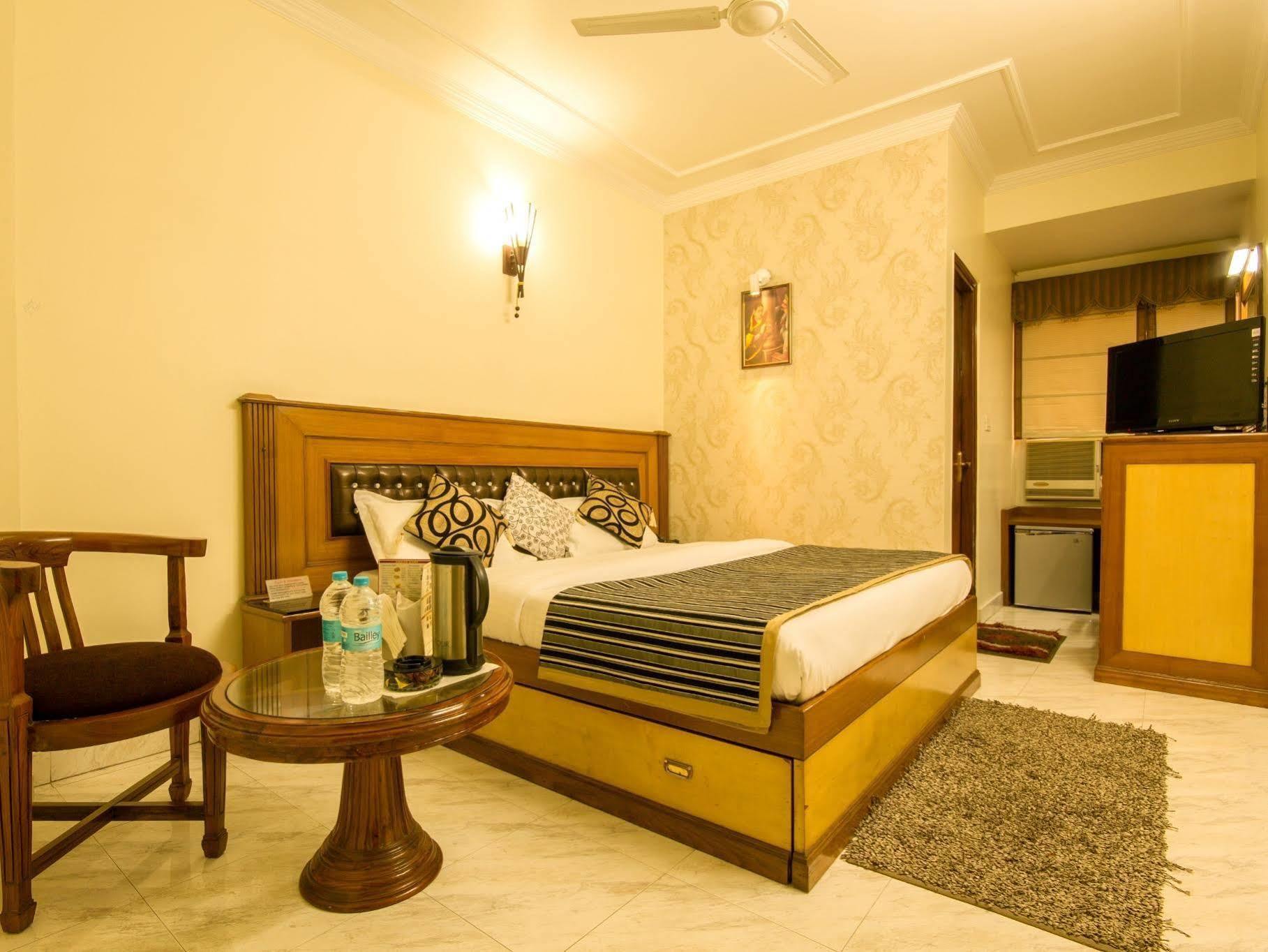 Hotel The C Park Karol Bagh Homely Atmosphere 3*