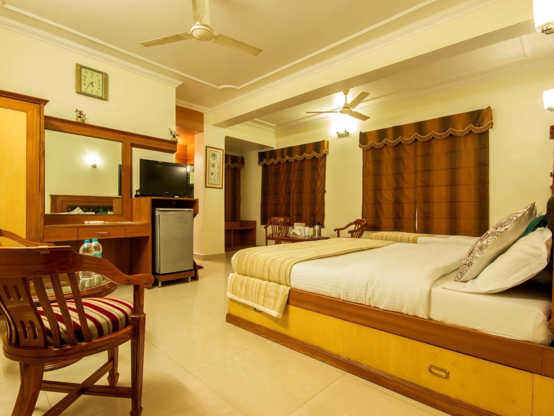 The C Park Karol Bagh Homely Atmosphere