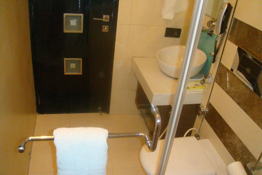 Shreyans 3* New Delhi