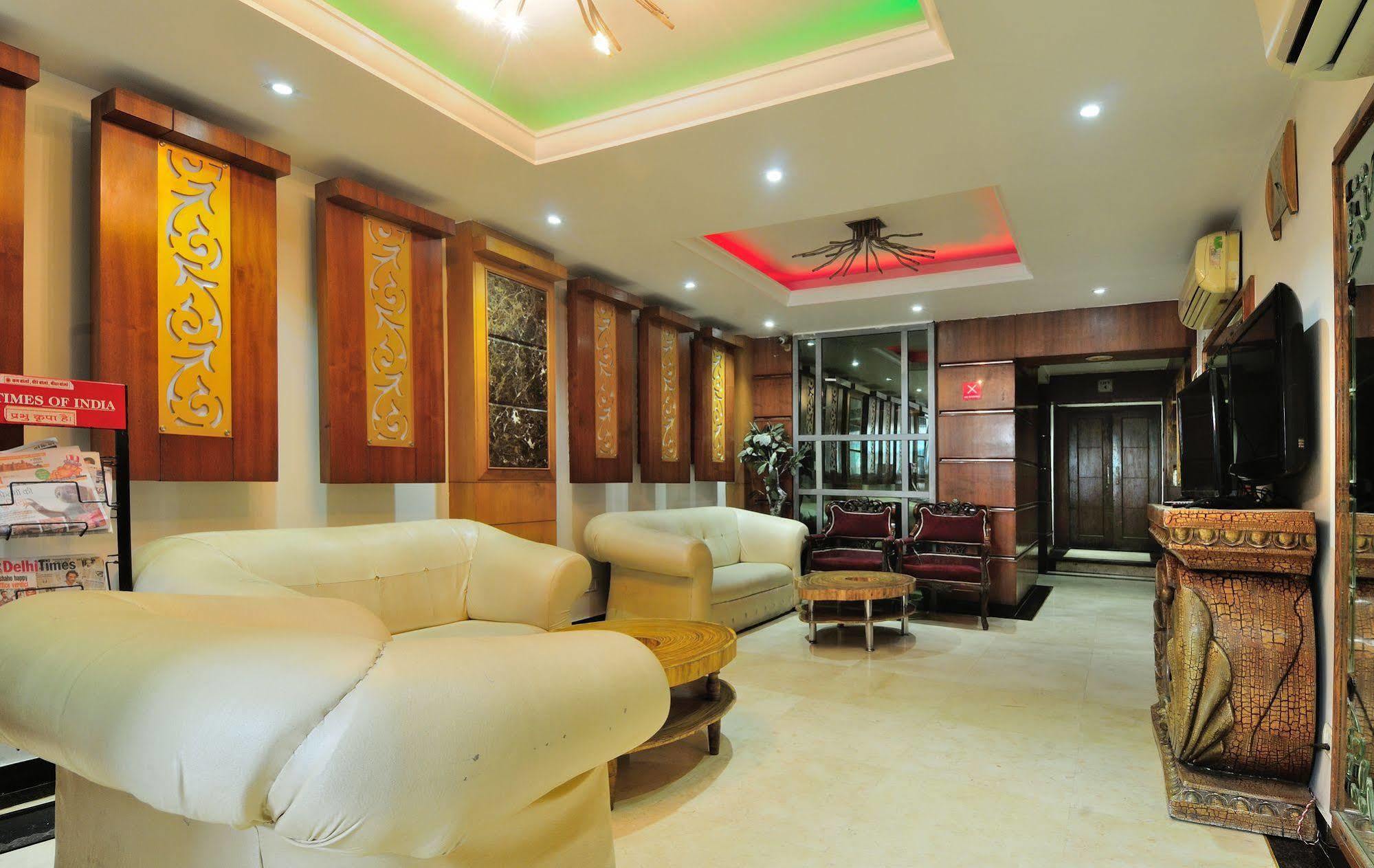 Oyo 10848 Geeson Hotel