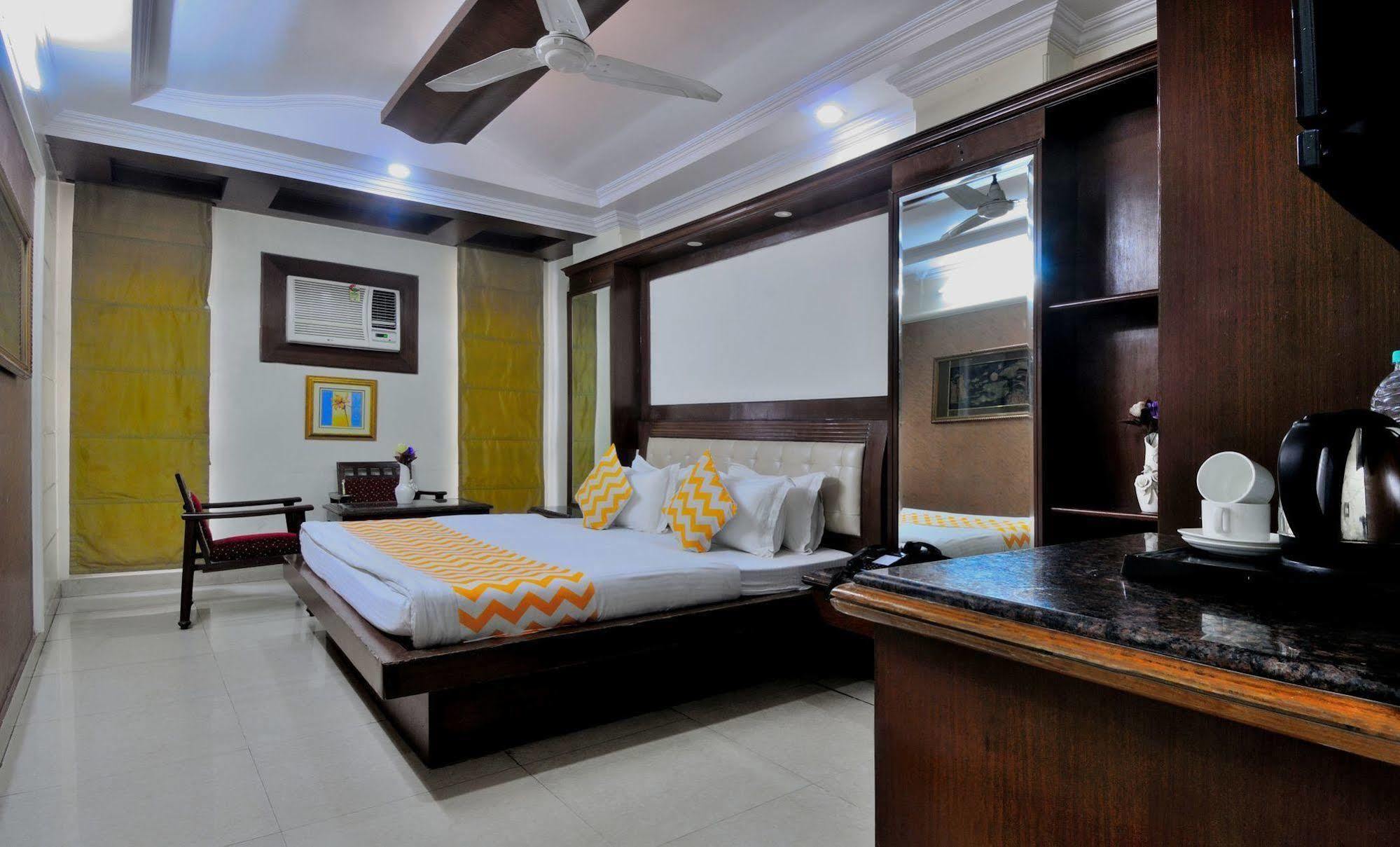 Hotel Oyo 10848 Geeson 3*