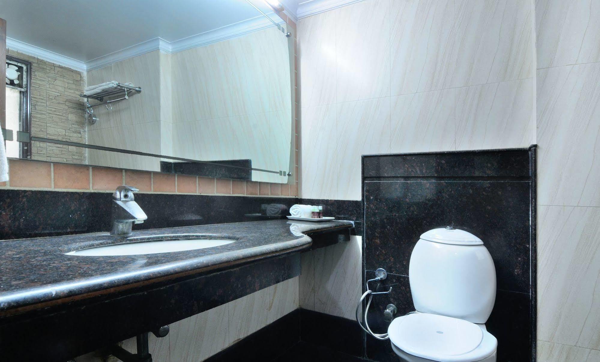 Oyo 10848 Geeson 3* New Delhi