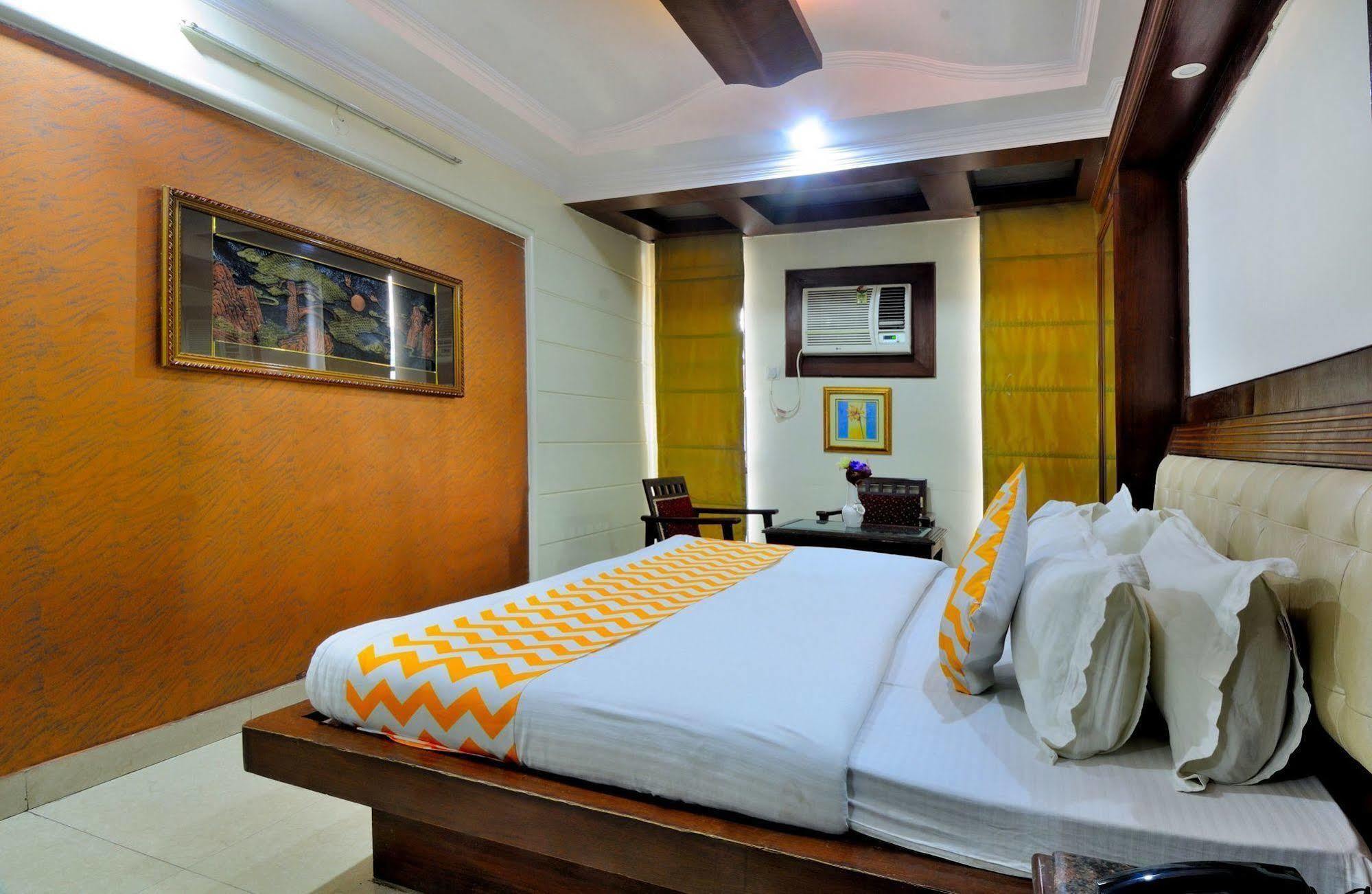 Oyo 10848 Geeson Hotel New Delhi