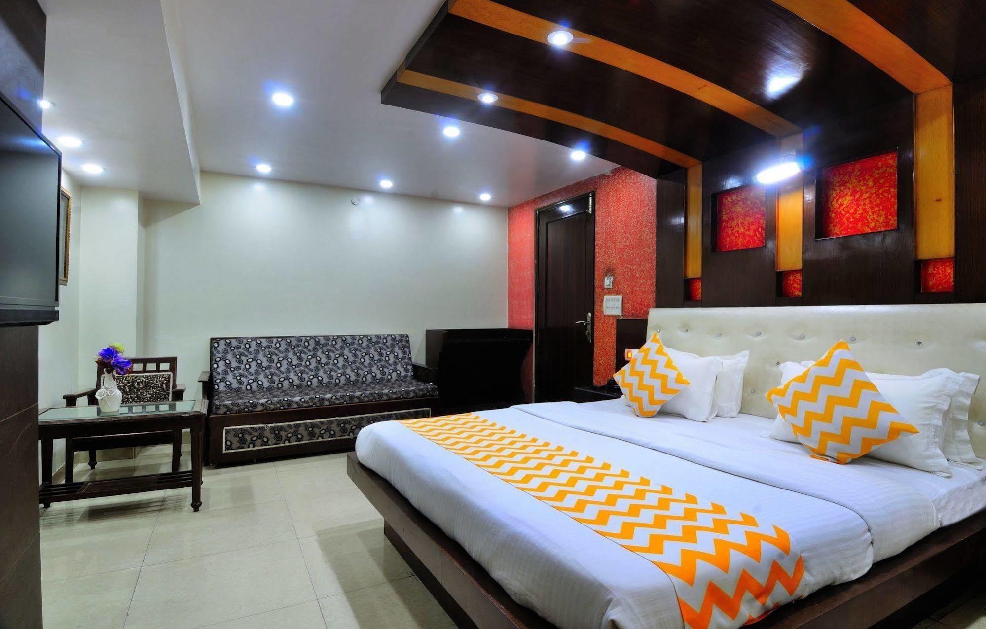 Oyo 10848 Geeson Hotel New Delhi