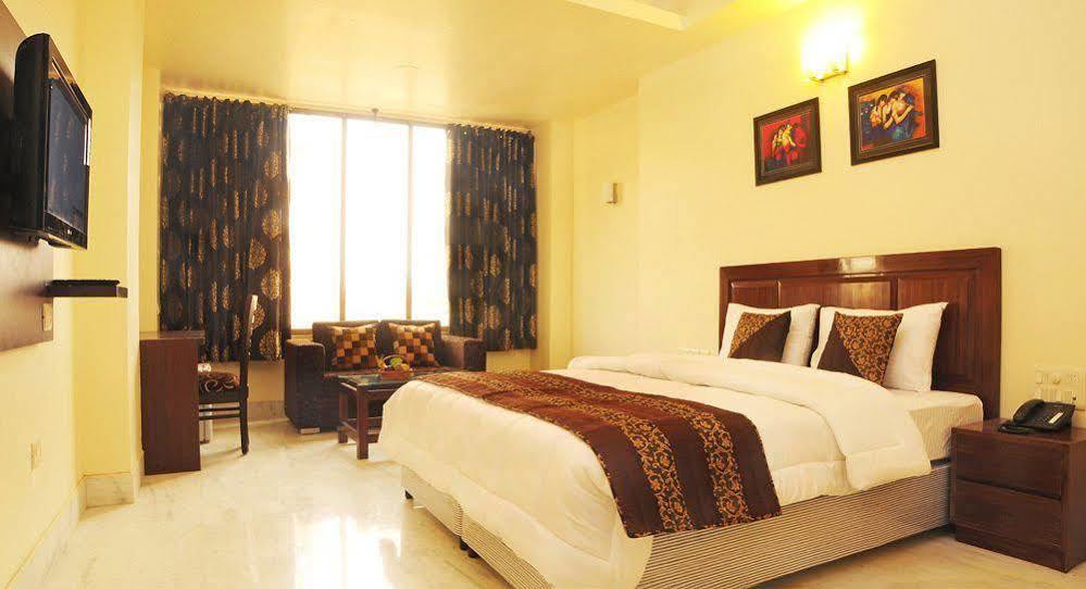 Shanti Hotel 3*