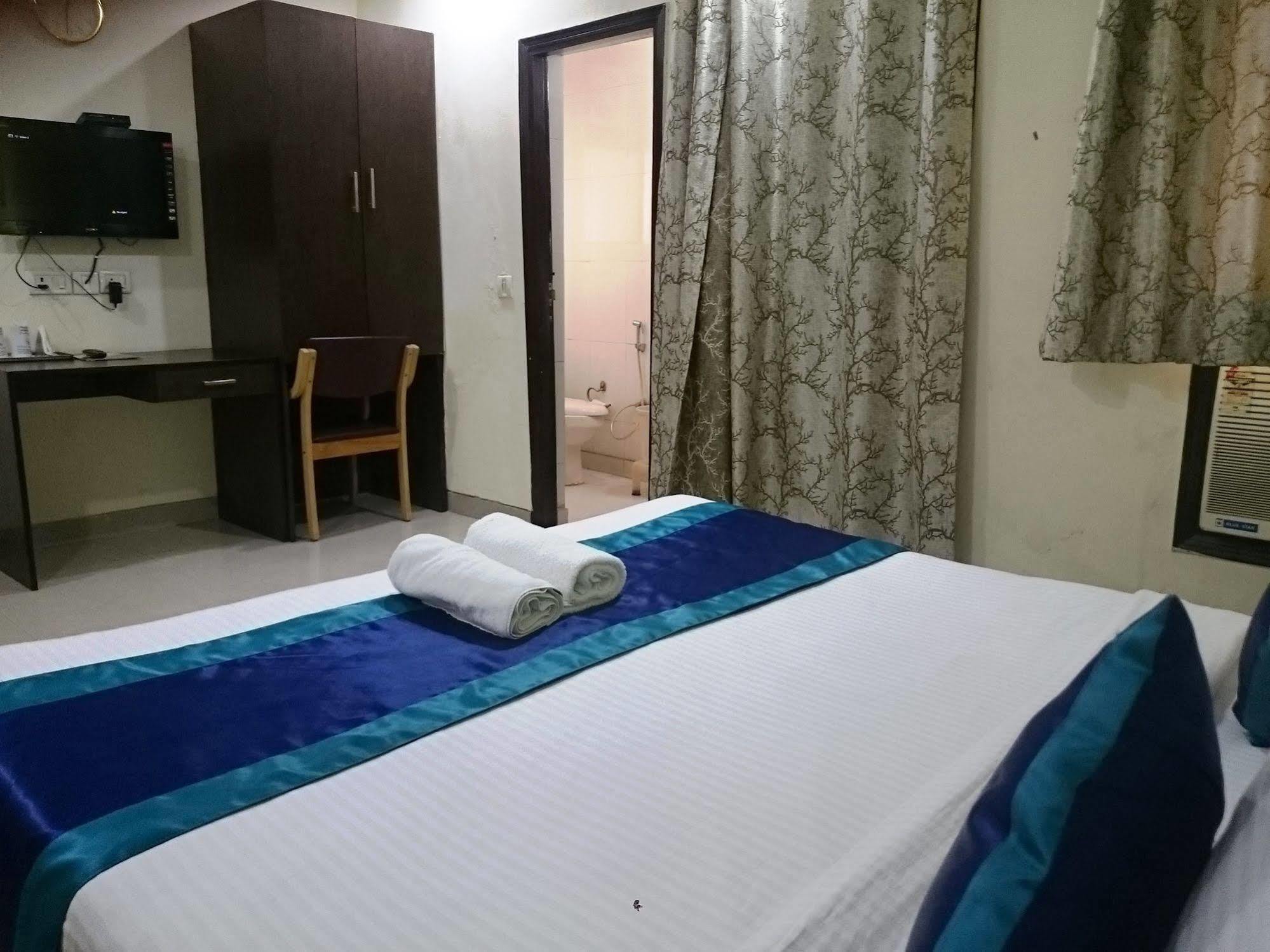 Hotel The Rts Plaza 3*