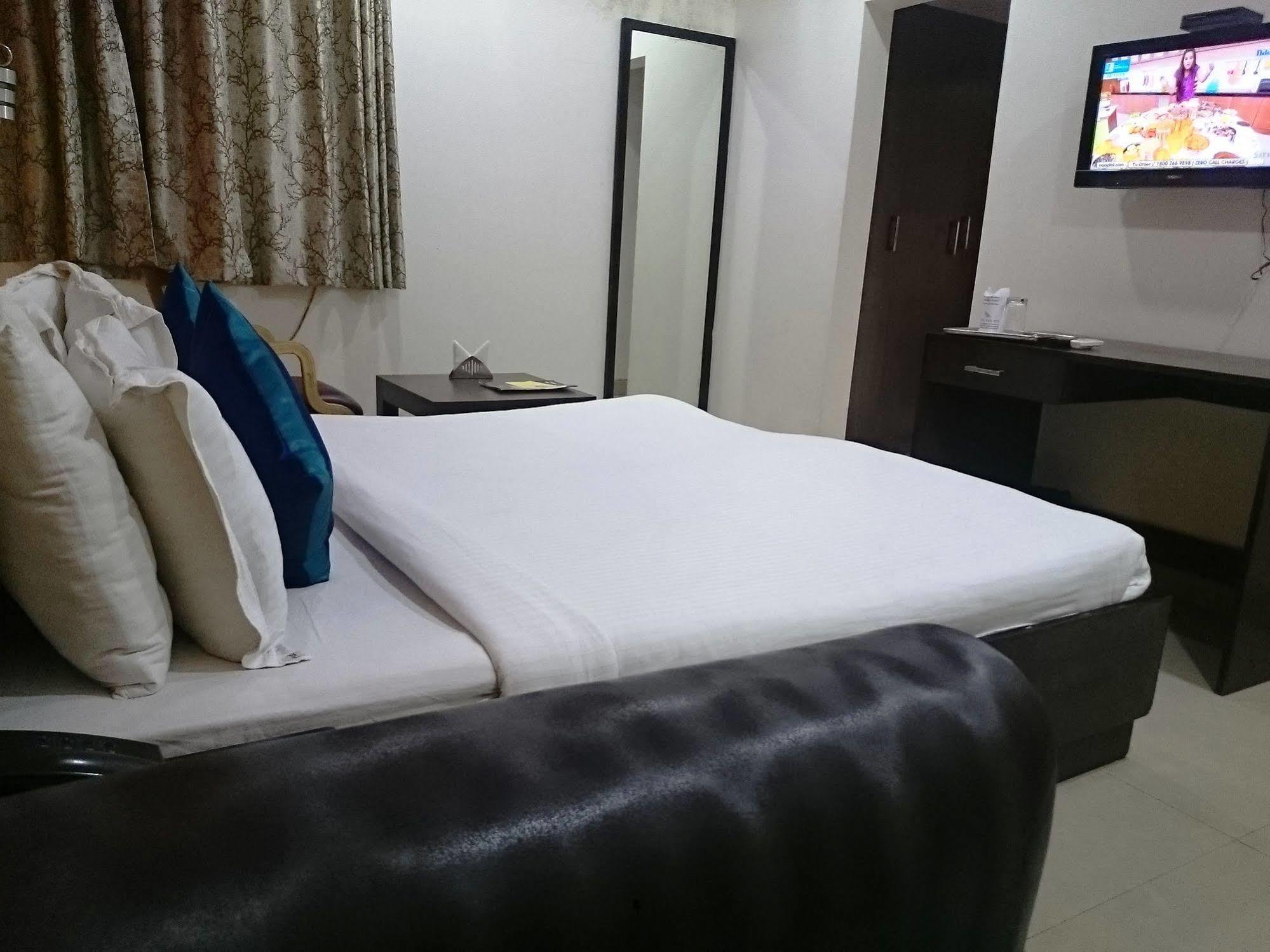 Hotel The Rts Plaza 3*