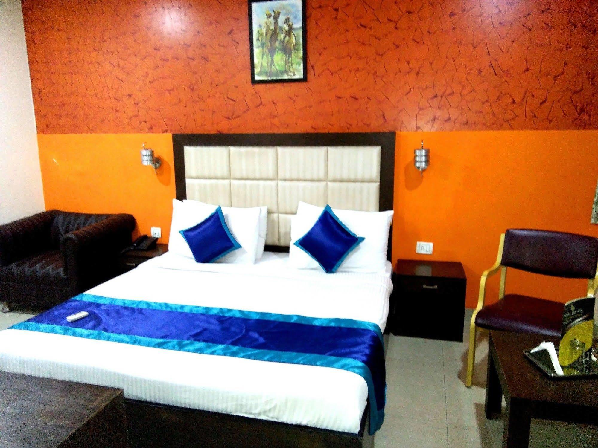 Hotel The Rts Plaza