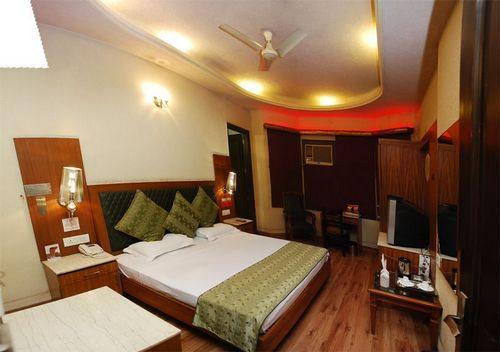 Royal Castle Grand Hotel 2*