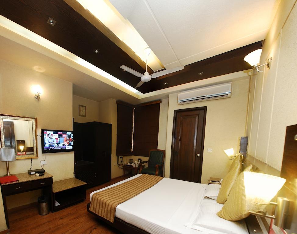 Royal Castle Grand Hotel