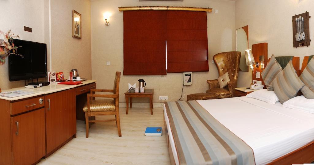 Royal Castle Grand