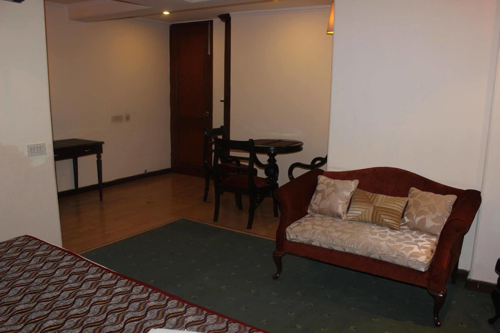 Treebo Corporate Park 3* Nova Deli