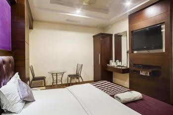 Hotel Oyo 1912 Dada Nova Deli