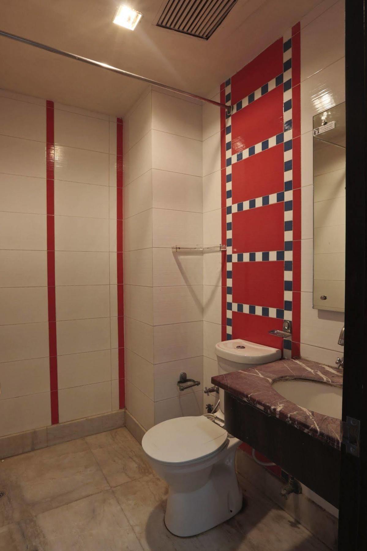 Hotel Smyle - Value Near Station New Delhi