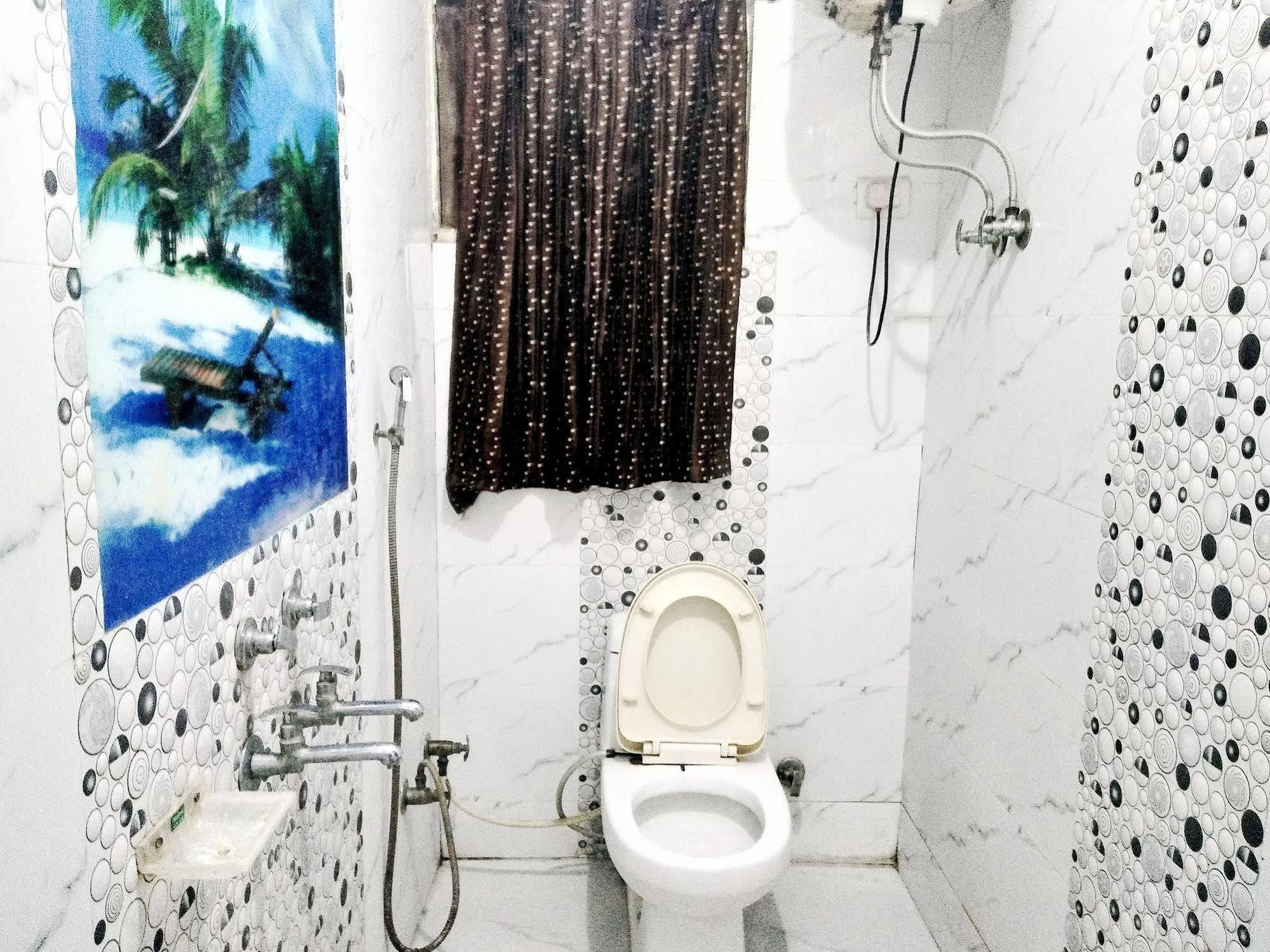 Maanvi Hotel