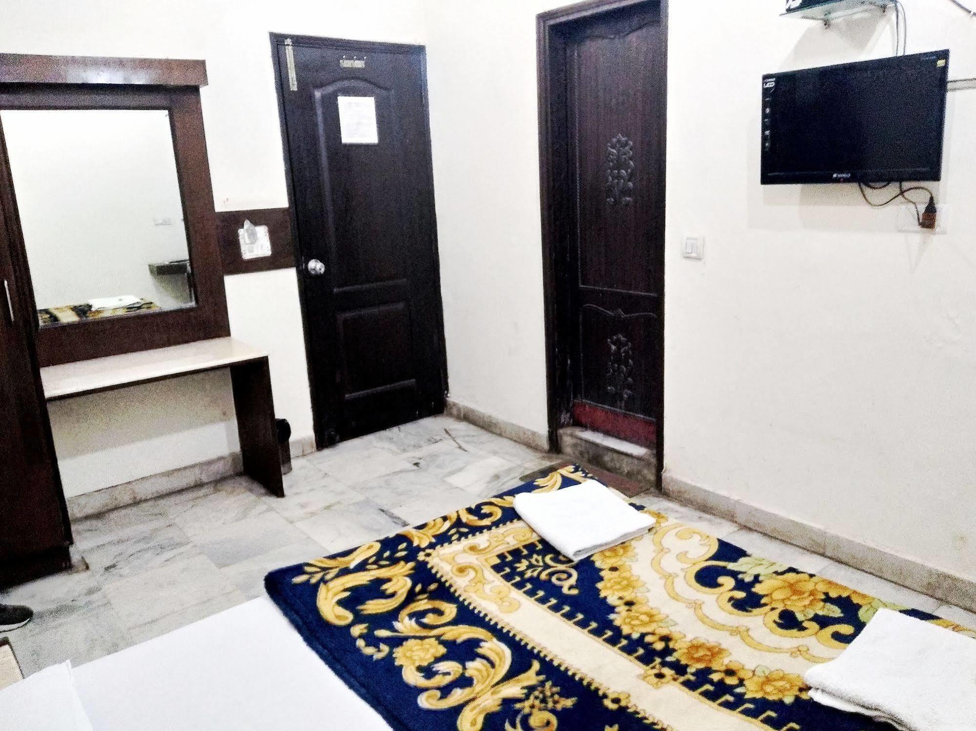 Hotel Maanvi