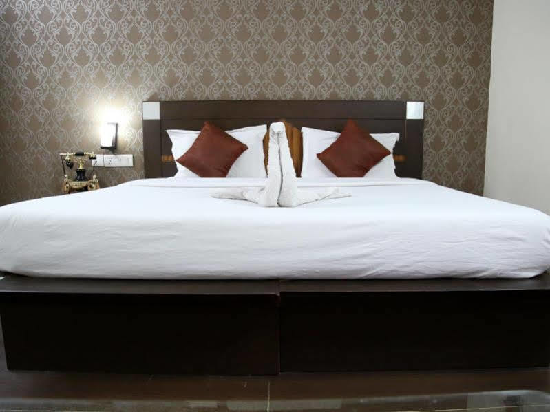 Hotel Ananda Hotel 3*