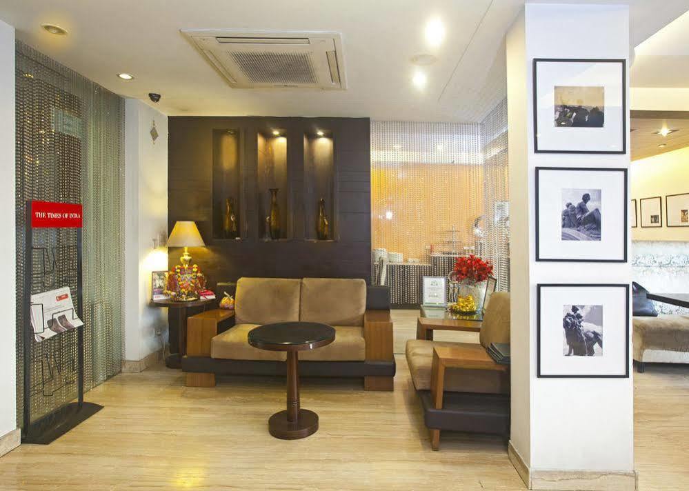 Hotel Oyo Premium New Friends Colony New Delhi