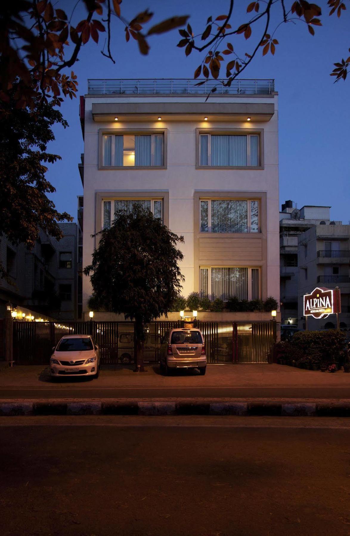 Hotel Alpina &