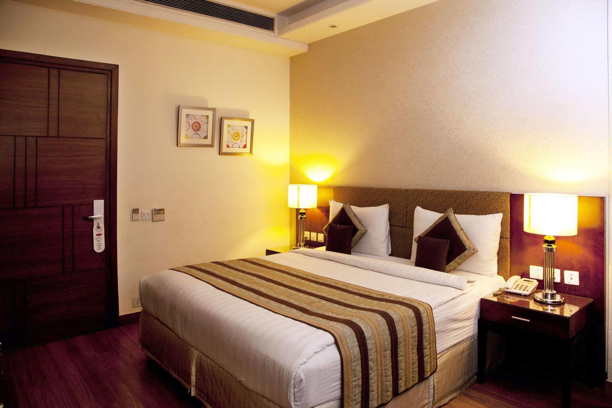 Alpina & Hotel New Delhi